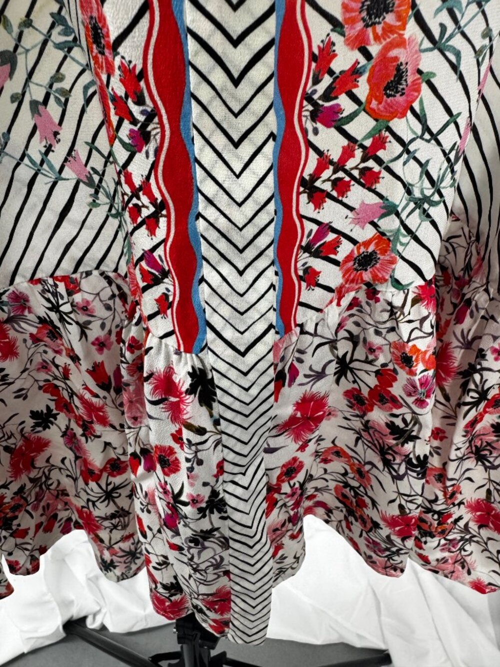 SALONI Silk Floral Button Front Knee Length Dress White, Black & Pink Sz 10 - Picture 4 of 16